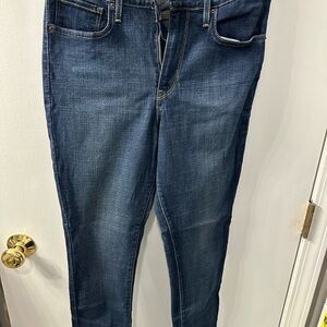 Women’s Skinny Levi Jeans - gently worn